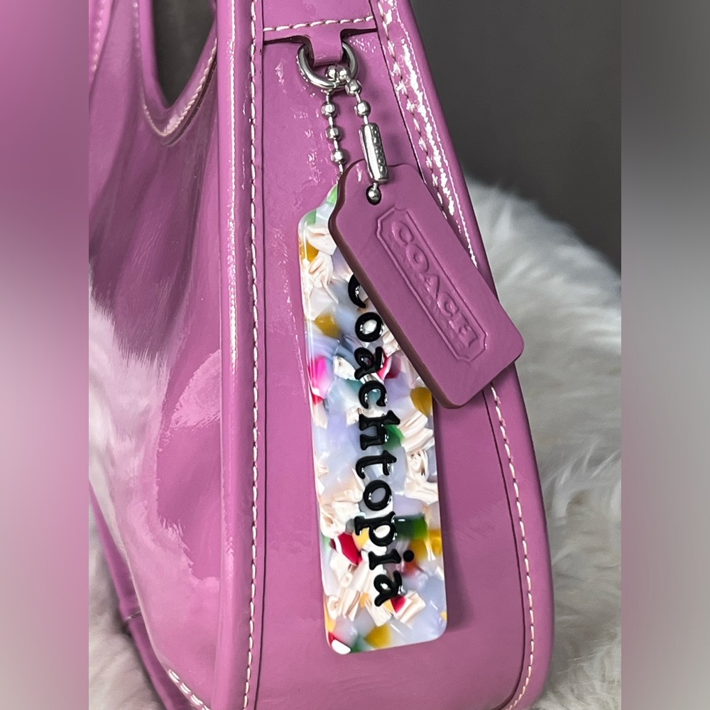 CQ003 - Coach Ergo Bag in Crinkle Patent Coachtopia Leather - Picture 4 of 12